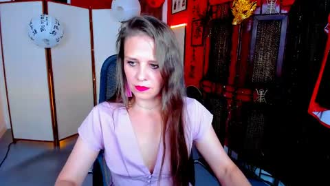 Emilia Bedy online show from May 25, 9:30 am