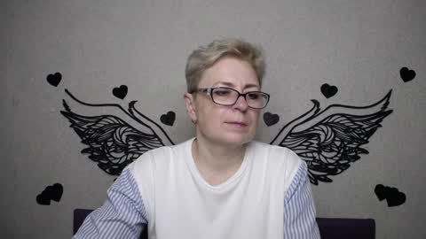 EmiliaGree online show from April 1, 5:21 pm