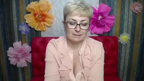 EmiliaGree online show from April 8, 6:32 pm