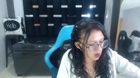 emiliastyle_a online show from October 8, 2:32 pm