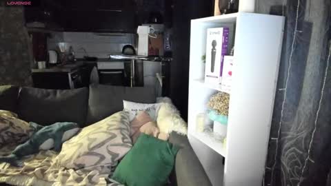Snapshot of emiliyaqueen chatting on February 2, 2:06 am Emiliya online show from February 2, 2:06 am