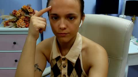 Emilly online show from May 15, 7:55 am