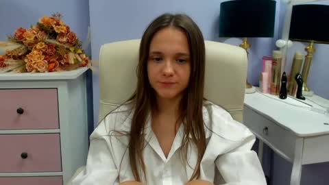 Emilly online show from May 13, 7:14 am