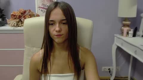 Emilly online show from October 4, 7:47 am