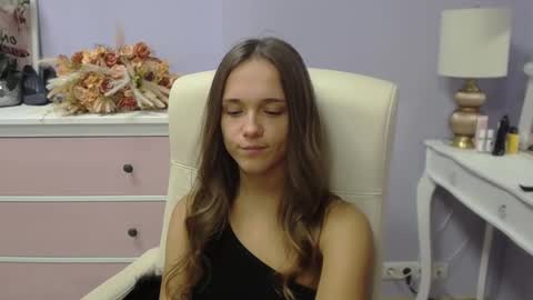 Emilly online show from November 14, 8:14 am