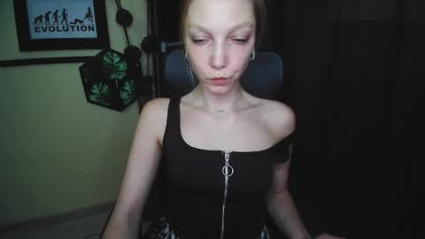 Emilly online show from April 29, 12:41 pm