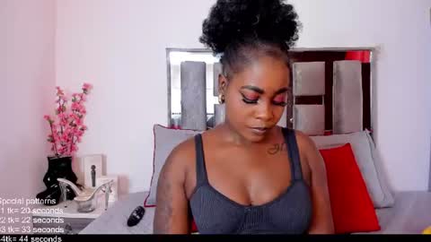 Emilly Roa online show from June 22, 7:22 pm