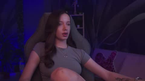 emillywade online show from January 13, 11:58 am