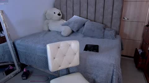  emily valentina     online show from October 28, 12:16 am