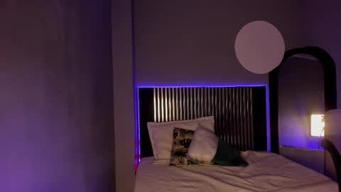              online show from March 21, 9:20 pm