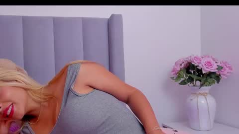 Emily  online show from June 18, 2:55 pm