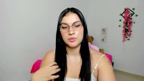 Snapshot of emily_coraline chatting on March 7, 2:01 pm Emily online show from March 7, 2:01 pm