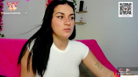 Snapshot of emily_coraline chatting on December 26, 2:05 pm Emily online show from December 26, 2:05 pm
