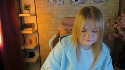 emily_coyness online show from February 18, 4:28 pm