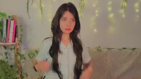 emily_darks_ online show from August 9, 1:37 pm