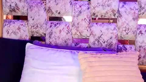 emily_dempsey online show from February 6, 7:06 pm