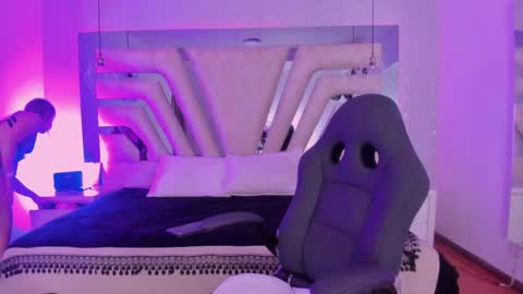 Emily online show from October 17, 11:35 am