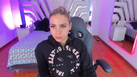 Emily online show from December 27, 10:34 am