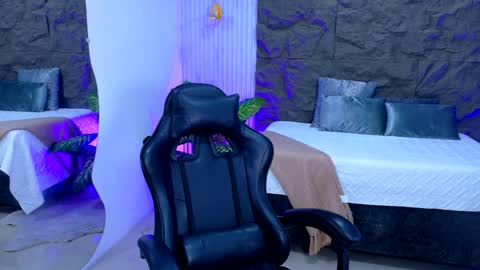 Emily online show from April 29, 12:19 pm
