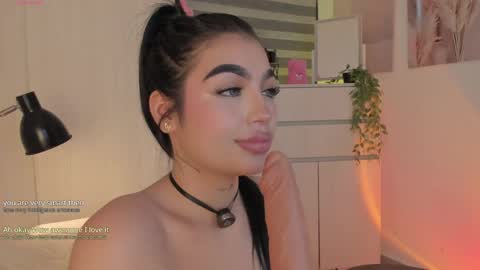 EmilyKenner  Independent model  online show from May 26, 1:54 pm