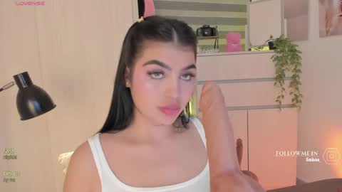 EmilyKenner  Independent model  online show from May 19, 1:51 pm