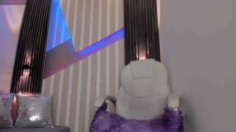Emily online show from January 22, 2:35 pm