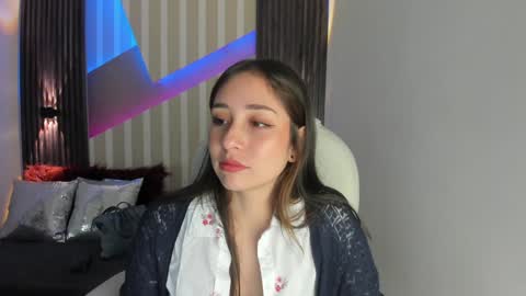 Emily online show from December 10, 2:17 pm