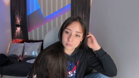 Emily online show from December 11, 2:33 pm