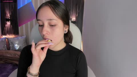 Emily online show from January 21, 2:37 pm