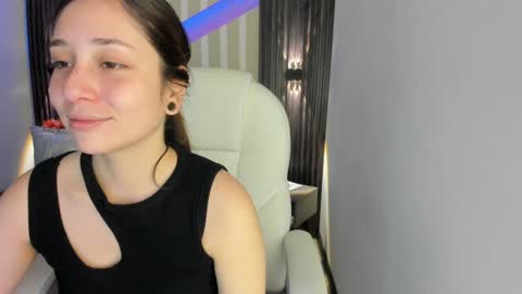 Emily online show from December 15, 4:37 pm