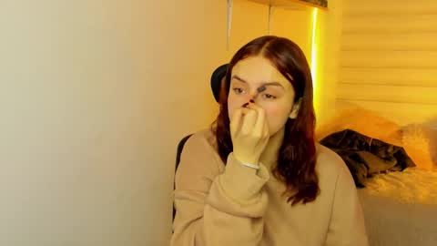 emily_lindey online show from December 19, 3:21 am