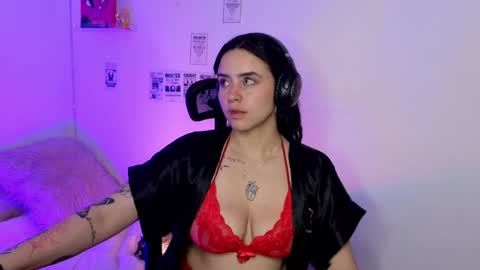 Emily Lindey online show from April 5, 4:22 am