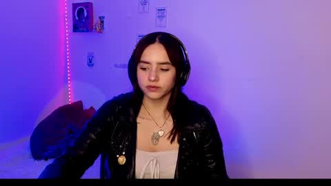 Emily Lindey online show from May 9, 3:41 am