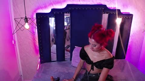     online show from December 18, 11:45 am