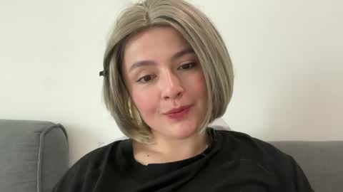 emily_morning_dew online show from May 20, 6:10 am