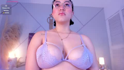 emily_nova_ online show from May 15, 11:35 am