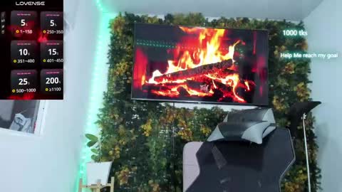 emily_palmeer online show from May 20, 10:23 am