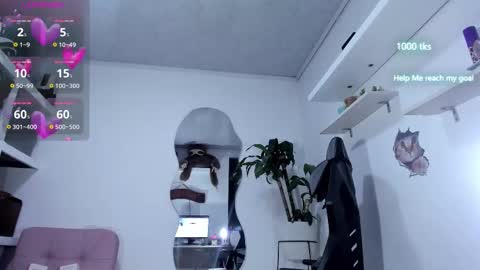 Snapshot of emily_palmeer chatting on September 24, 10:47 am emily_palmeer online show from September 24, 10:47 am
