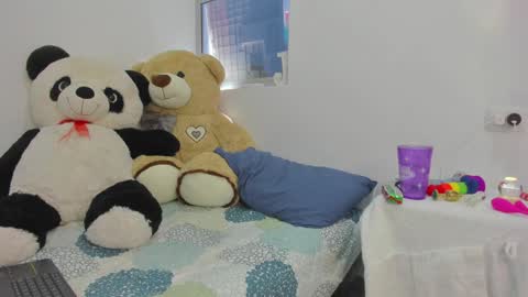 Snapshot of emily_sejmet chatting on December 14, 4:19 pm SEJMET LOVE online show from December 14, 4:19 pm