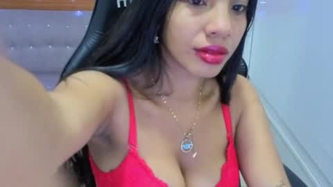 emily_smith_t online show from May 22, 7:45 pm