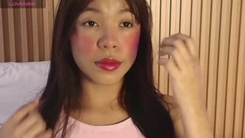 Emily online show from May 5, 12:30 pm