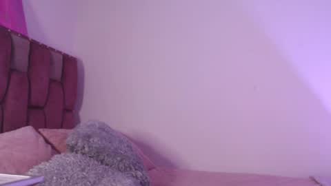 Snapshot of emily_w2 chatting on March 3, 2:11 am emily_w2 online show from March 3, 2:11 am