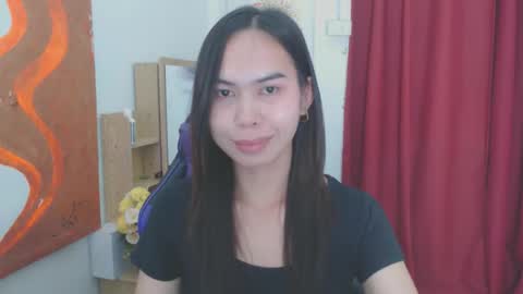 emily_xo143 online show from May 5, 11:24 am