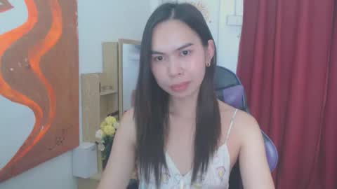 emily_xo143 online show from May 25, 11:09 am