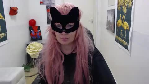 Snapshot of emily_york18 chatting on February 2, 10:57 am Emily online show from February 2, 10:57 am