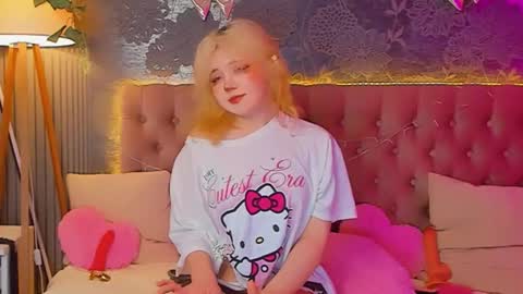 Baby Emelli online show from April 22, 7:05 am