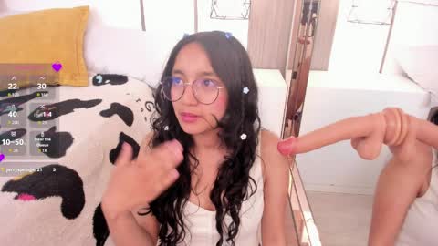 Emily Bluush online show from March 31, 8:09 pm