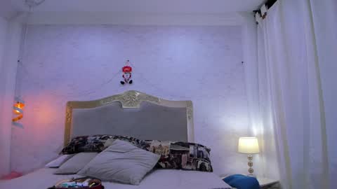 Emily online show from January 4, 2:14 pm