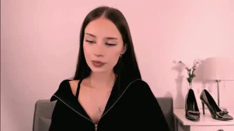 EmilyCharming online show from May 11, 8:28 pm