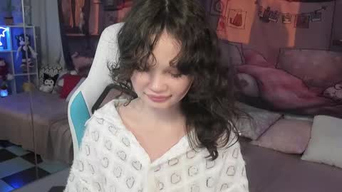 Emilyhaves online show from November 22, 5:04 pm